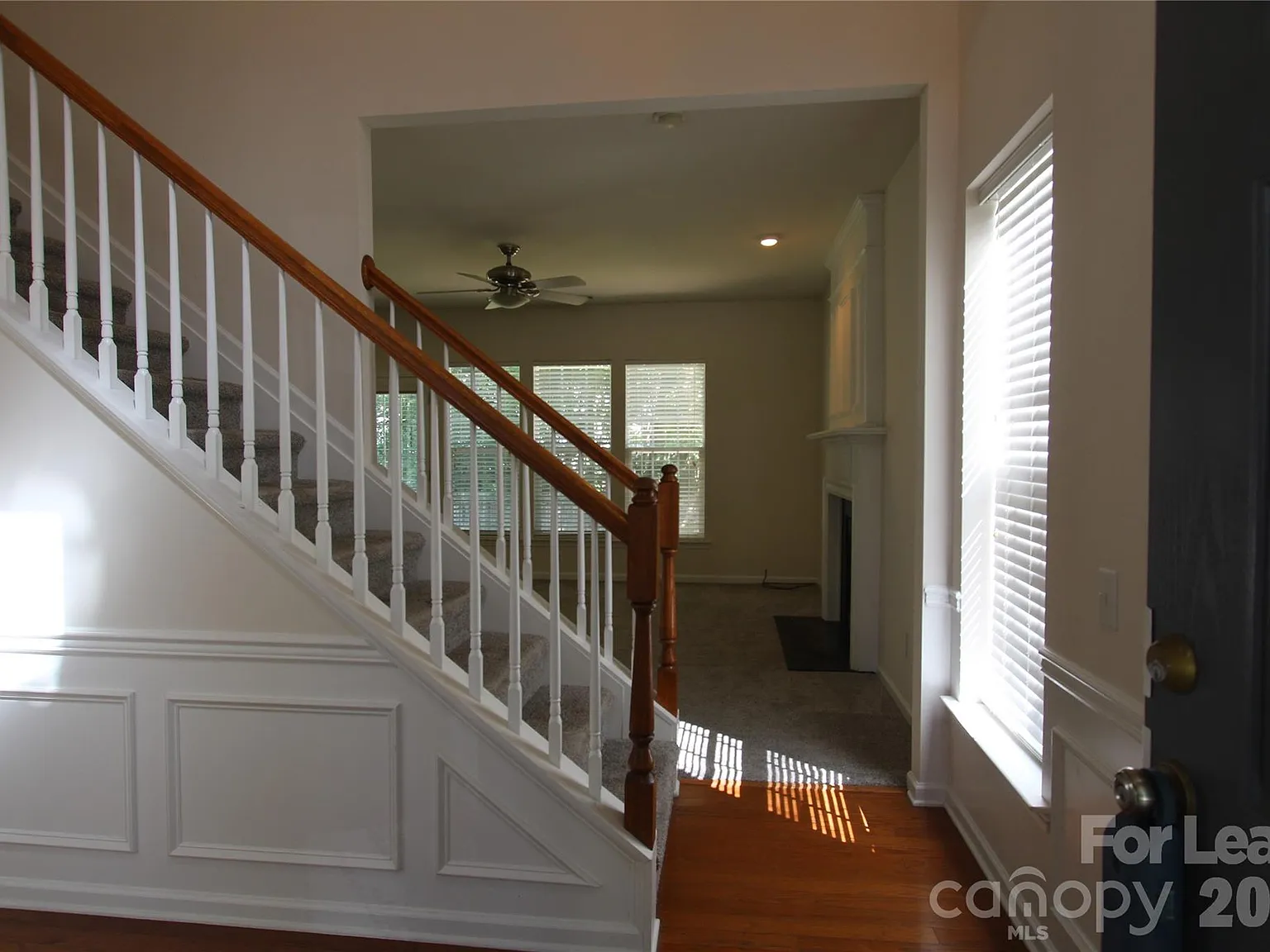 5 bed, 2.5 bath, 2920 sqft, $2,650 — Photo 4