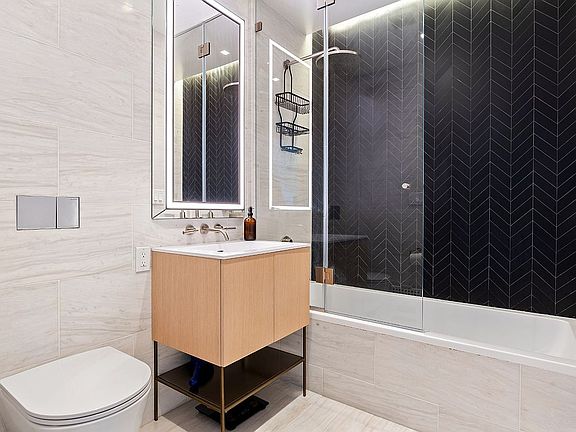 5th image of 215 W 28th St #7E