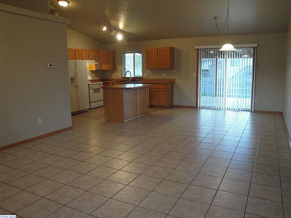 3rd image of 8708 Queensbury Dr