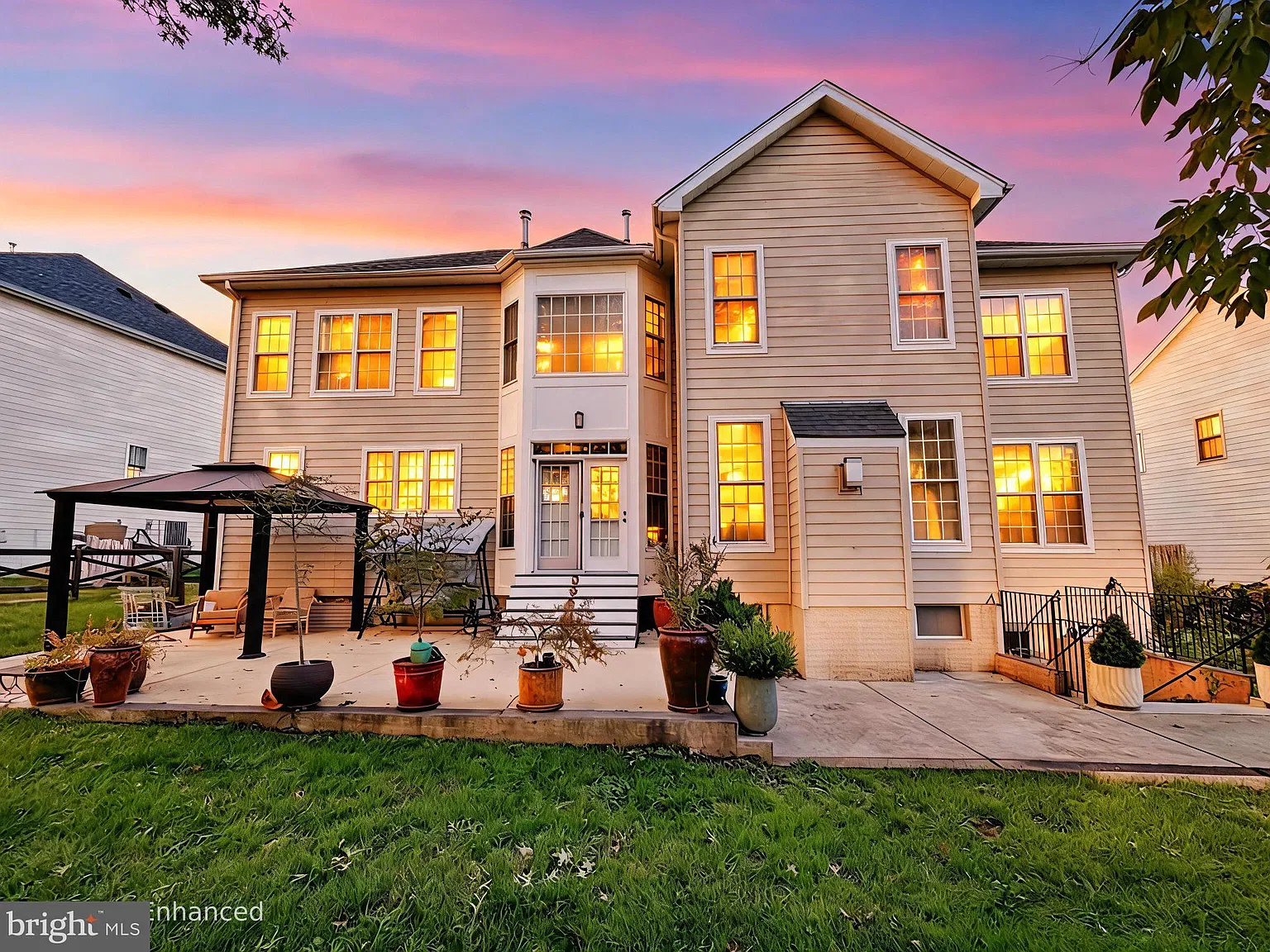 5 bed, 3.5 bath, 5228 sqft, $4,490 — Photo 2