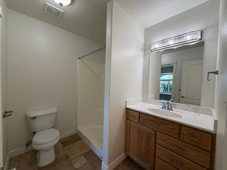 135 N 350 W — Photo 27