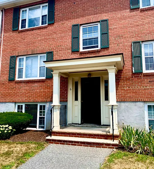 6 Harris Cir #3 — Photo 1