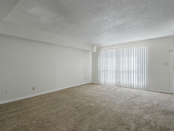 3rd image of 8718 Wornall Rd #8718AP37