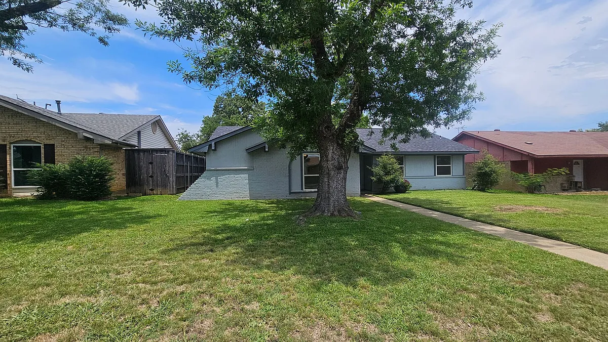 Building Photo - 1619 Glenhill Ln