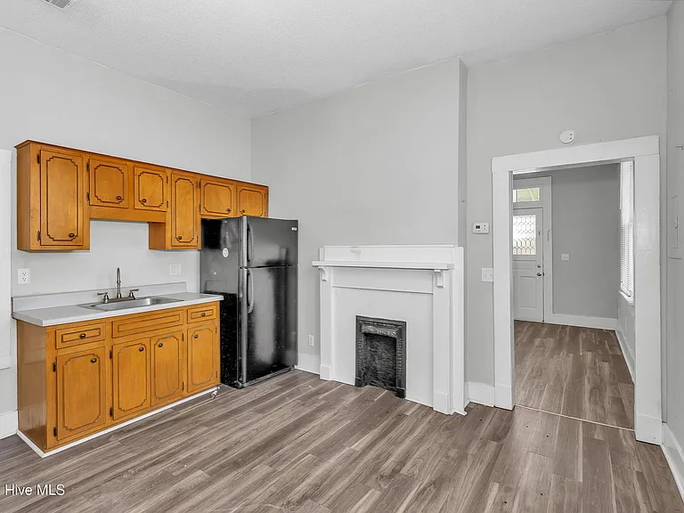 240 Ellis St #A — Photo 6