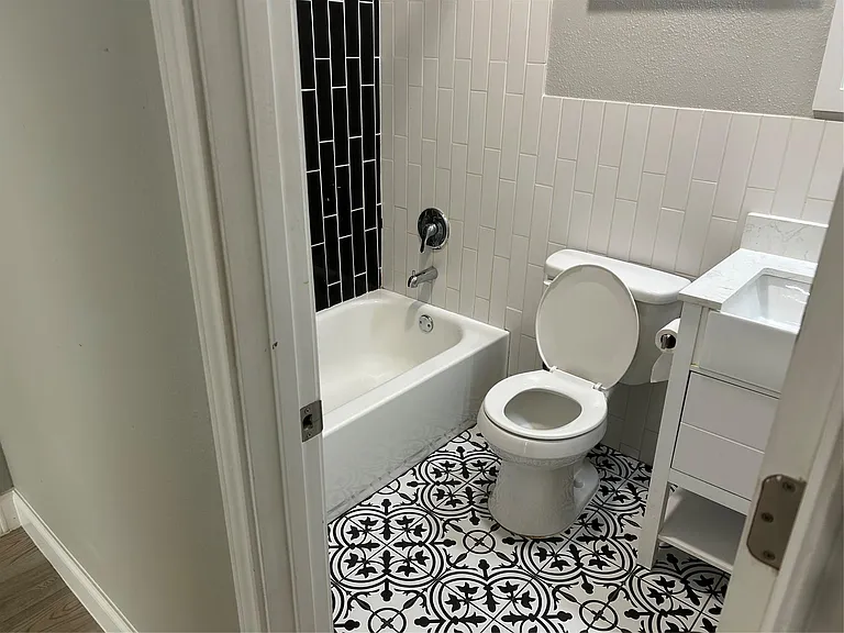 5105 Sherman St #3 — Photo 9