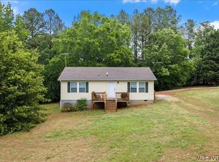 136 Cannon Ln, Bracey, VA 23919