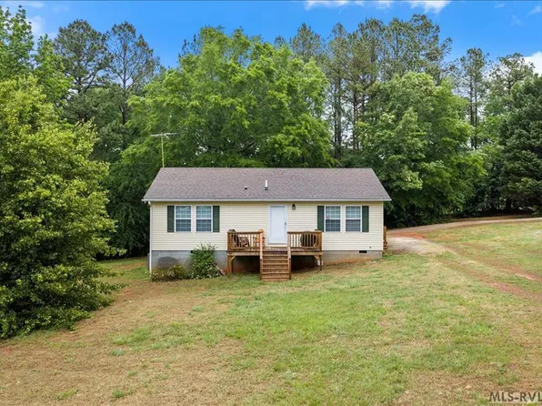 136 Cannon Ln, Bracey, VA 23919
