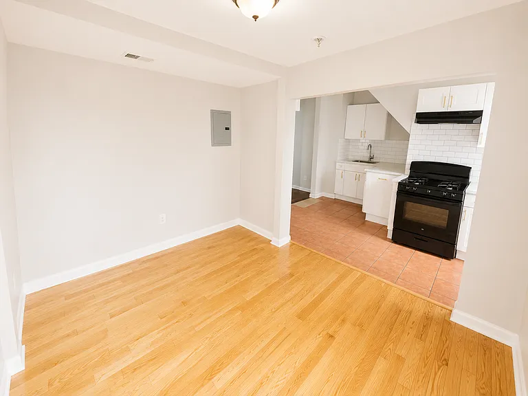 27 Beech St #3 — Photo 10