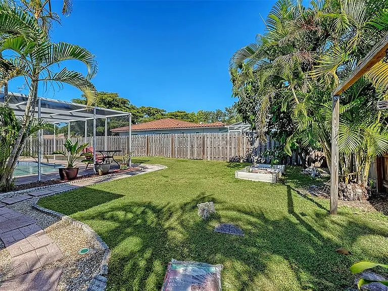 3507 Pinecrest St — Photo 39
