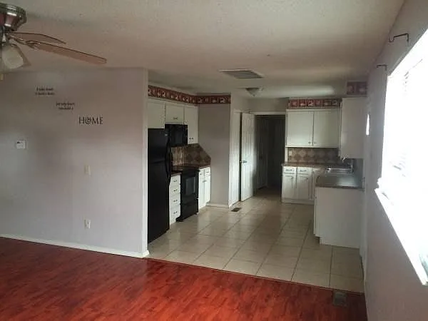 820 NW 35th St #C — Photo 4