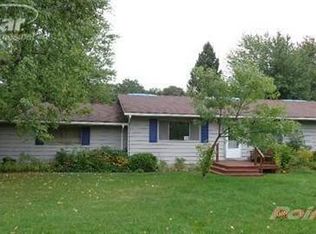 9460 Denton Hill Rd, Fenton, MI 48430