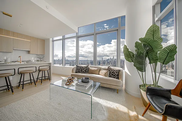 Sold by Risland New York LLC | media 11