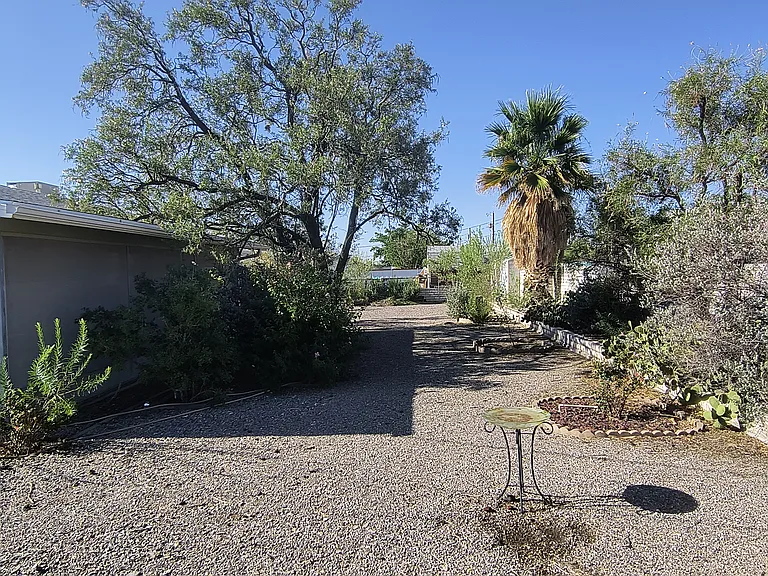 Yucca St — Photo 2