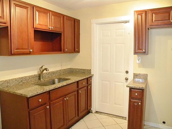 4th image of 708 48th St