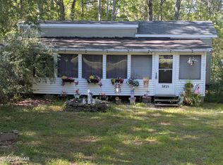 128 Chenango Dr, Shohola, PA 18458