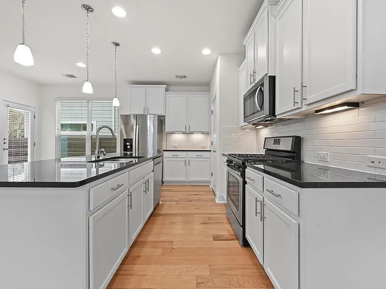 2204 Theseus Pass — Photo 9