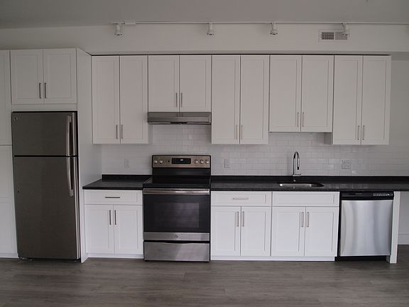 3rd image of 7 Creek Dr APT 309