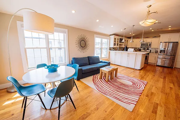 Rented by Owner | media 11