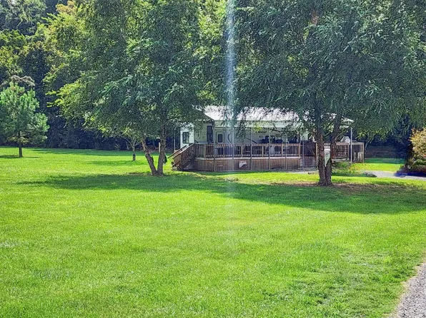 3003 Knob Creek Rd, Bybee, TN 37713