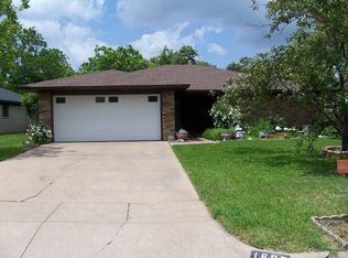 1605 High Ridge Rd, Benbrook, TX 76126