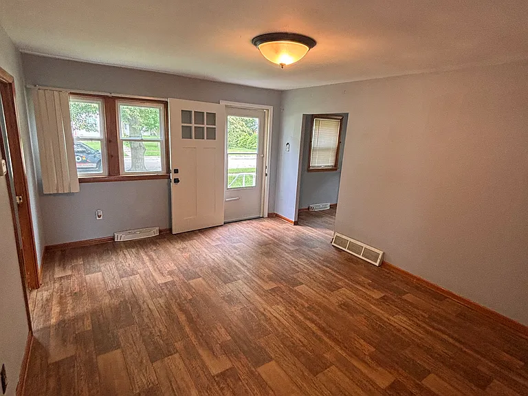 621 S Roosevelt Ave — Photo 6