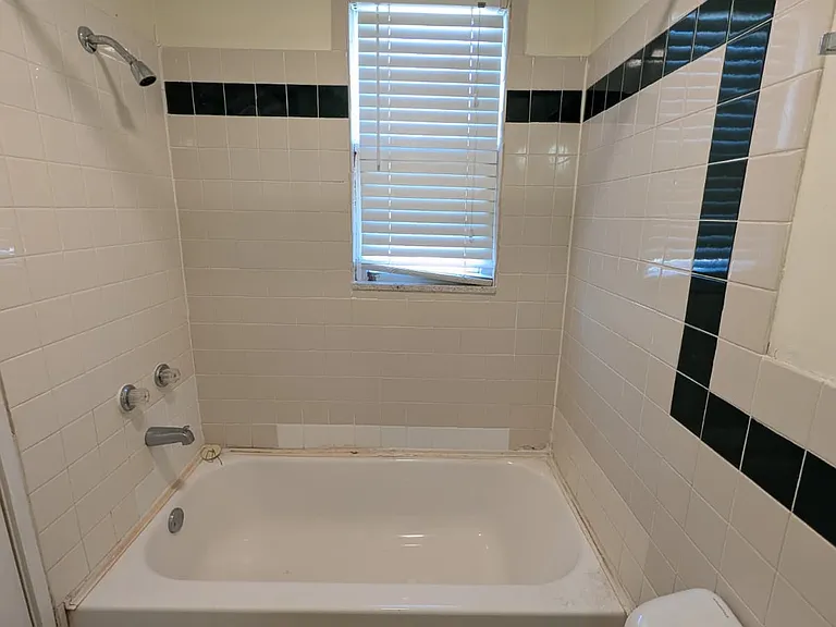 1035 West Ave #1 — Photo 9