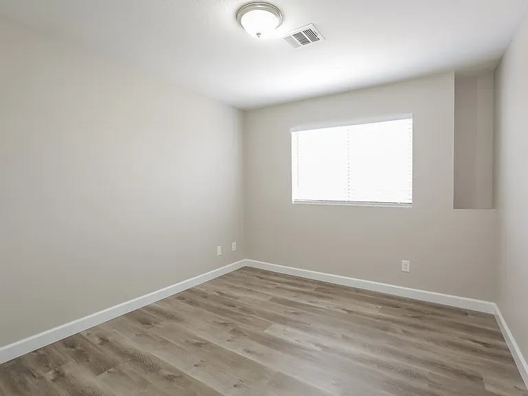 162 Mirador St — Photo 14