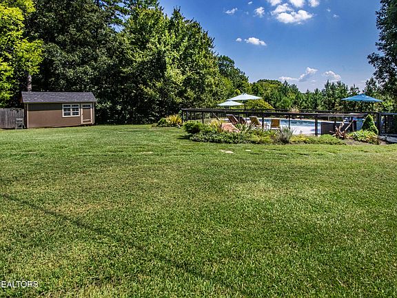 5th image of 27920 Hines Valley Rd