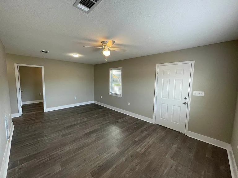 2420 Dudley St — Photo 14