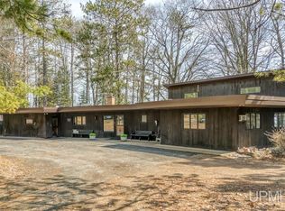 701 & 705 N Bluff Dr, Gladstone, MI 49837
