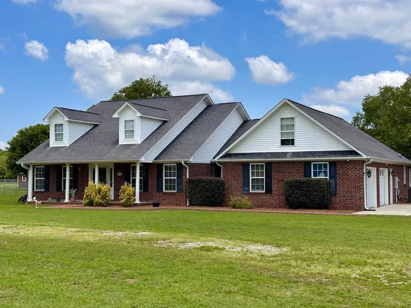 2215 Lloyd Dr, Sumter, SC 29154