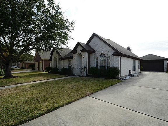 3rd image of 11018 Mesquite Dr