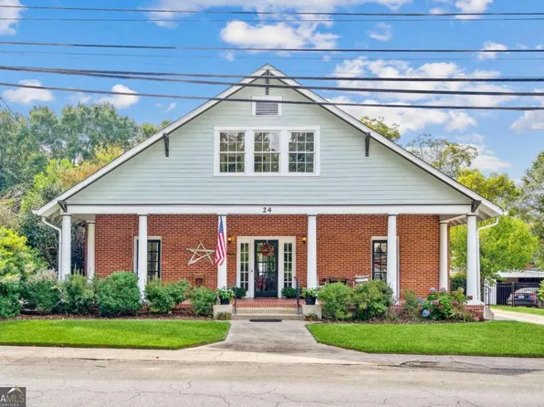 24 W Stephens St, Winder, GA 30680