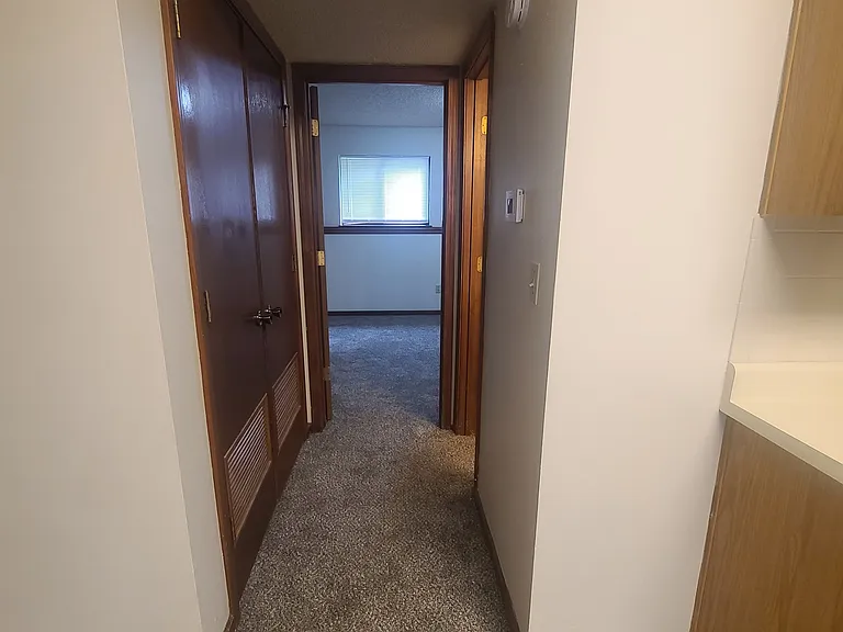 100 NW Vesper St #G — Photo 5