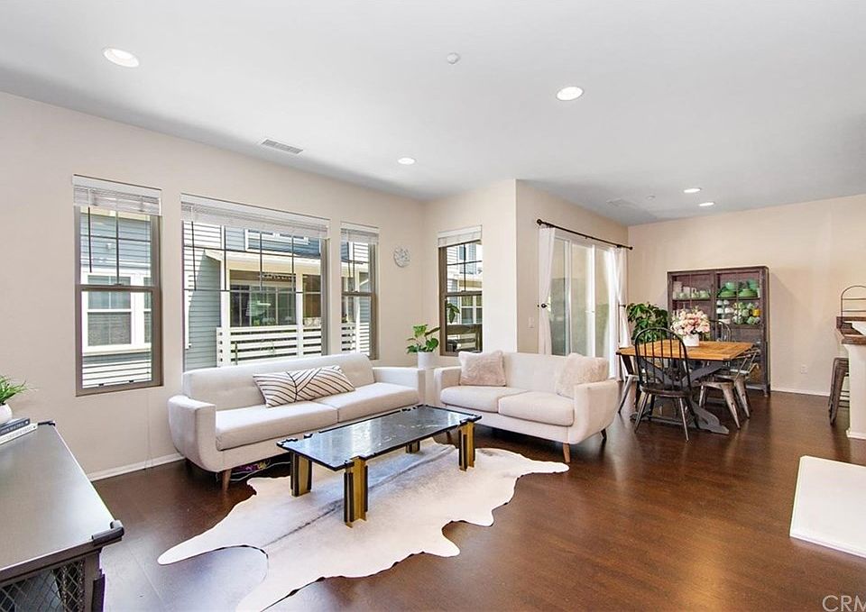 1st image of 1800 Oak St Unit 346