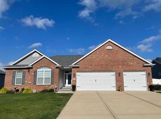 1832 Appleton Ct, Maryville, IL 62062