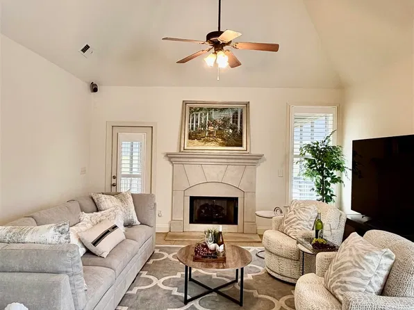1404 Greystone Parc Ln, Birmingham, AL 35242