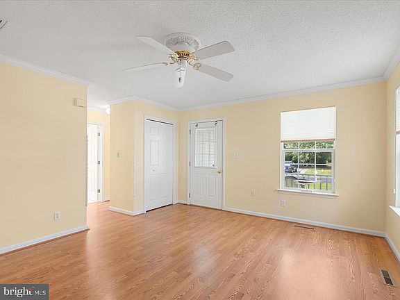 4th image of 38626 Hemlock Dr
