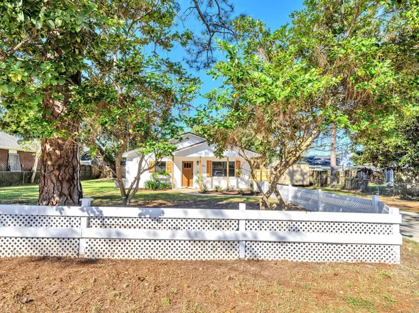 1752 Hopper St, Niceville, FL 32578