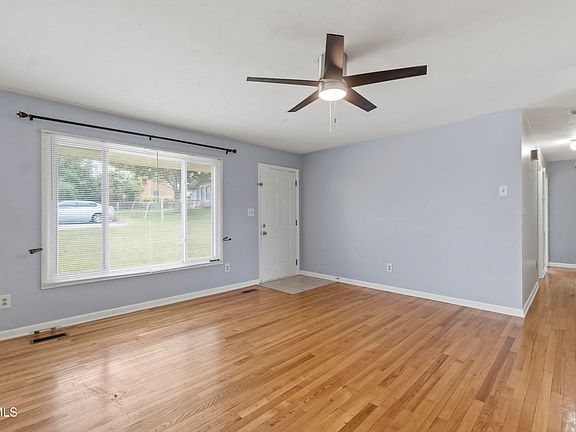 2nd image of 1085 Rice Ln