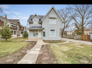 123 Jewett St APT 2, Elgin, IL 60123