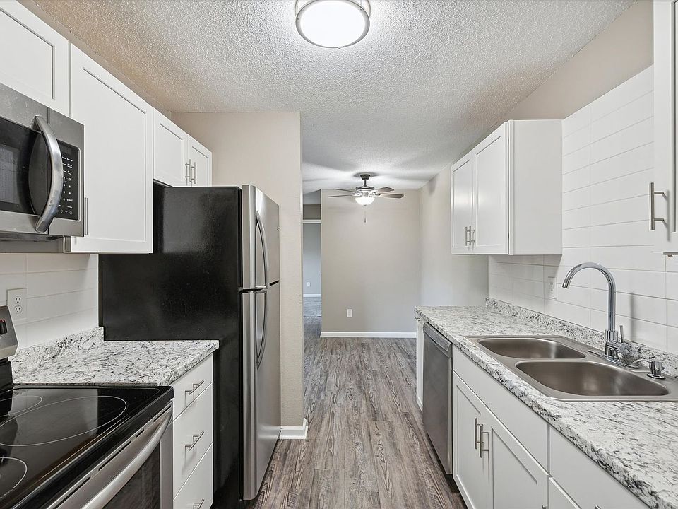 1st image of 4101 Harvest Ln APT 11