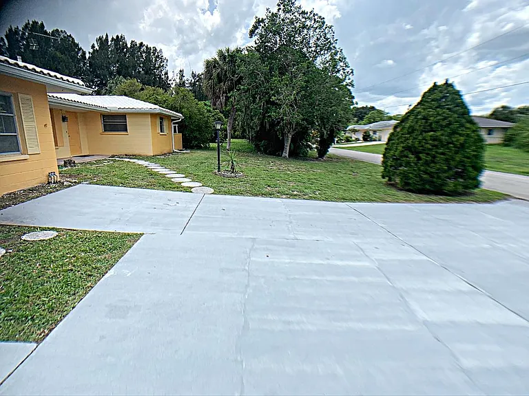 12313 Harland Ave — Photo 5