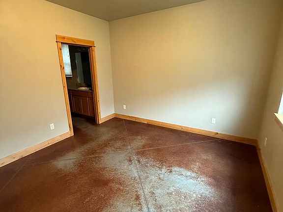 2nd image of 1870 Leeward Ct