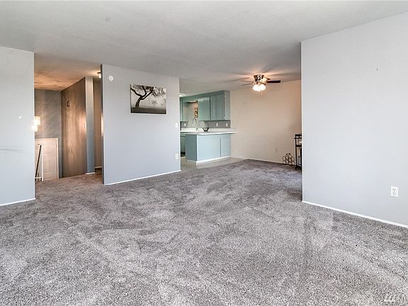 4th image of 112 19th Ave SE Unit 7