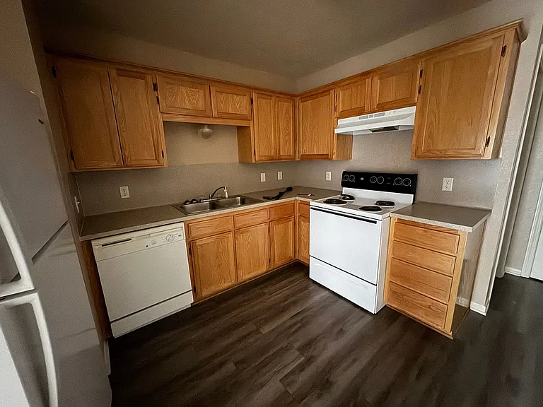 3805 Y S Pak Ct — Photo 6