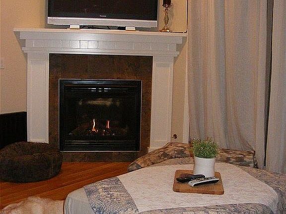 5th image of 715 NE Oak St APT G