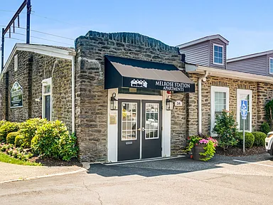 Melrose Station Apartments