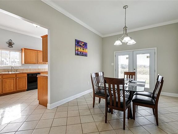 5th image of 244 Jeffer Dr